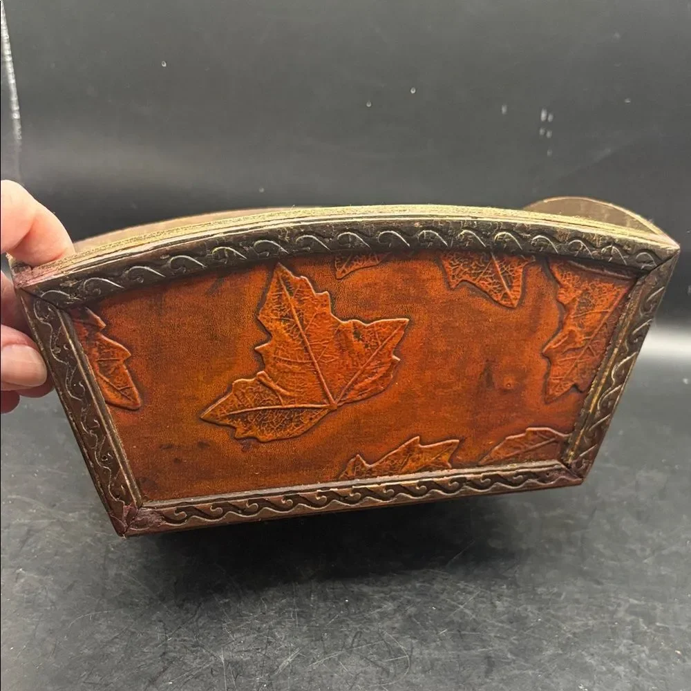 Vintage wood box with leaf design